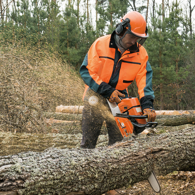 Motosierra  motor 2T de 60 cc, barra de 22" largo antivibratorio
