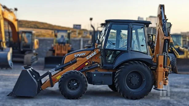 2023 CASE 570SV Retro-Excavadora